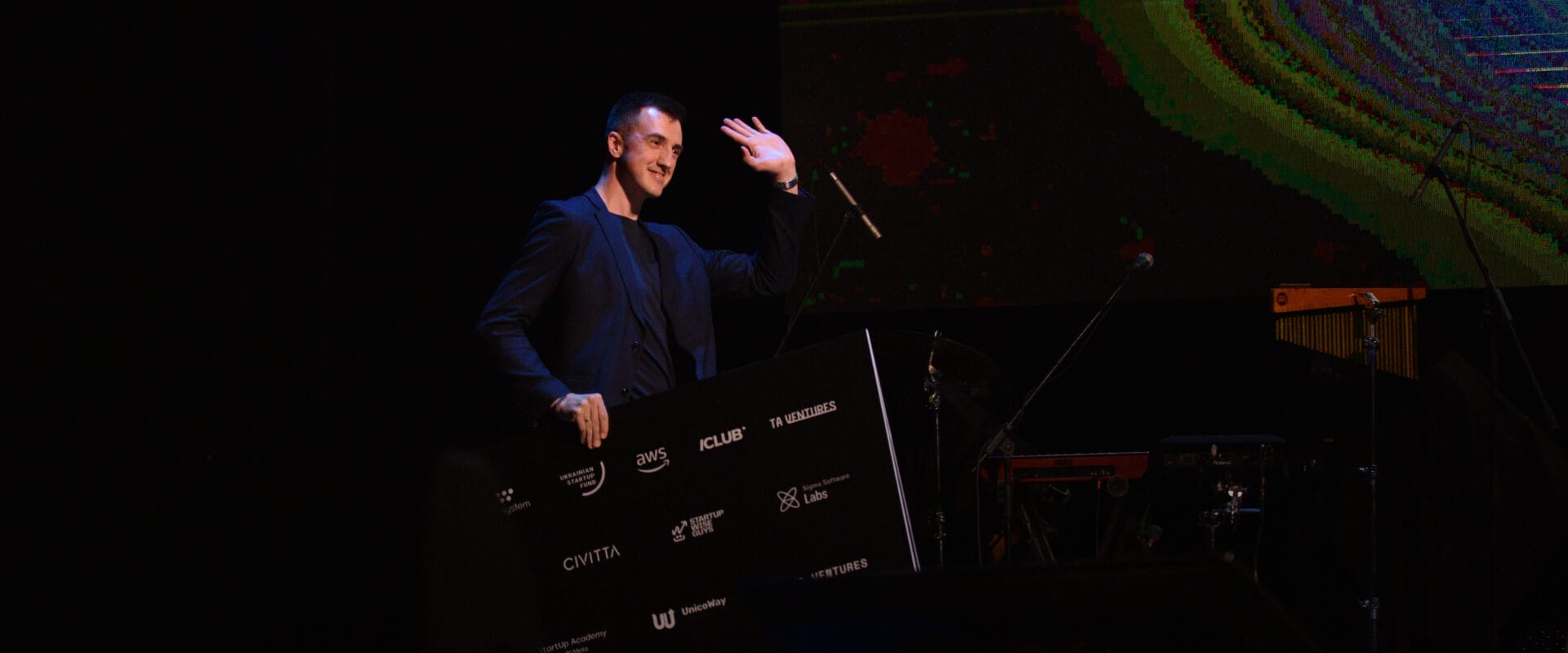 IT Arena 2025 blog — За лаштунками Startup Competition 2023: прямі інвестиції, defense tech стартапи та Mentorship Madness